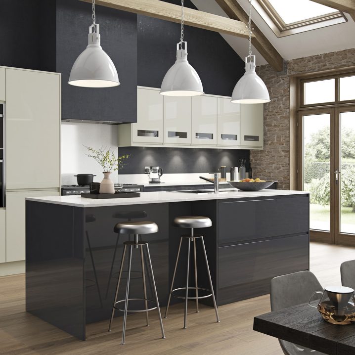 modern-contemporary-strada-gloss-porcelain-graphite-hero